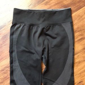 Victorias Secret PINK Active black spotted legging